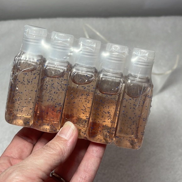 Sealed 5 Bath & Body Works PocketBac Vanilla Coconut hand sanitizer + holder - Picture 4 of 4